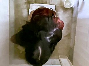 Desi bhabhi peeing in toilet full horny squirt video 🚽💦