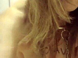 Esclave does self-bondage session and licks toilet