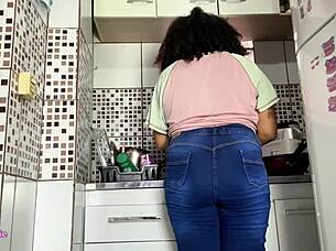 Watch me fart in tight jeans doing dishes voyeur style 💨👖
