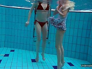 two pool lesbians hot shaved play 💦👭