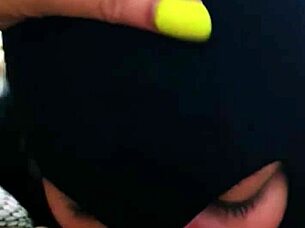 milf shows young babe hot lesbian kissing and fucking moves