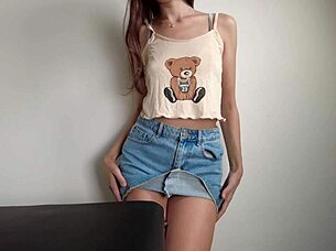 Skinny teen rubs wet pussy to juicy orgasm