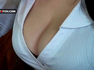 gorgeous curvy babe orgasms hard on huge dildo 😍💦