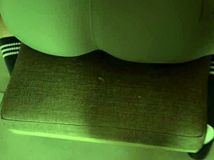 hot college girl shakes ass in yoga leggings ride