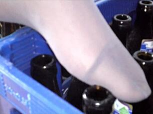 hey, wanna worship little angel26's sexy nylon pantyhose feet in hot german fetish clips?