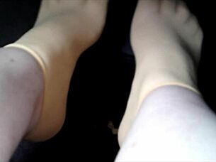 hey, wanna worship little angel26's sexy nylon pantyhose feet in hot german fetish clips?