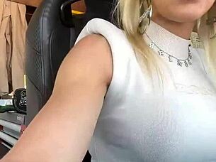 Cum chat tempts your load right now