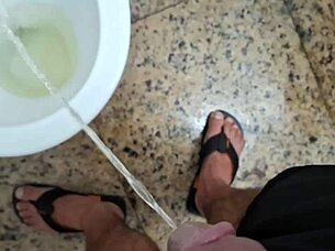 Bold Couple Pisses Publicly In Sao Paulo Streets