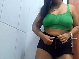 Bold Couple Pisses Publicly In Sao Paulo Streets