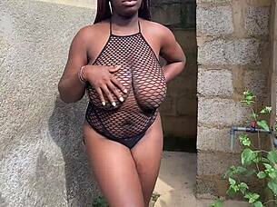 big ass curvy babe screams outdoor hardcore pounding