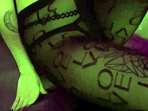 mistress sofi ignores you under her nylon facesit throne 😈📖