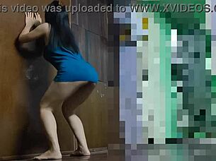 Big Ass College Coed's Intense Home Workout