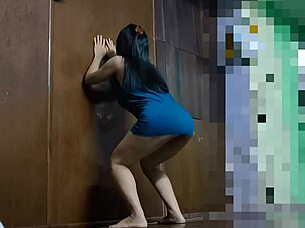 Big Ass College Coed's Intense Home Workout