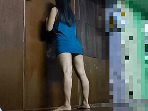 Big Ass College Coed's Intense Home Workout