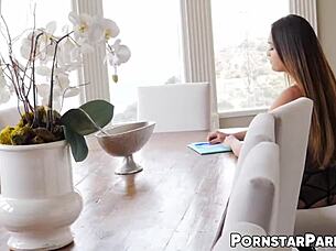 havana ginger, dominate this trans ass stretch?