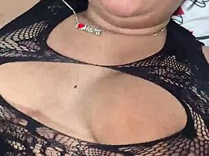 Expert whore masterfully sucks huge cock and pumps out every drop of milk