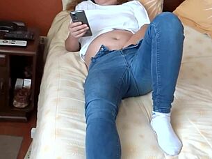 i masturbate on cam watching them jerk off and cum