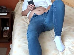 i masturbate on cam watching them jerk off and cum