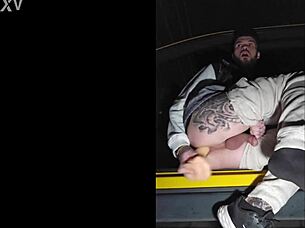 WHO WANTS RAW FUCKING OUTDOORS IN PUBLIC RIGHT NOW