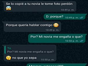 mi amiga en mini short se calienta en whatsapp chat