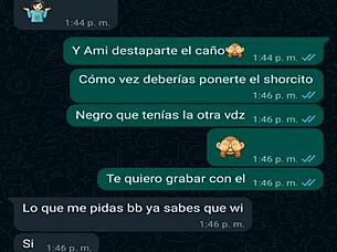 mi amiga en mini short se calienta en whatsapp chat