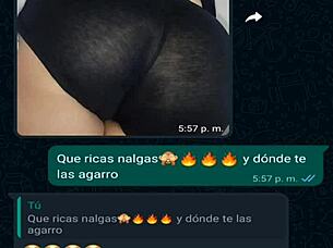 mi amiga en mini short se calienta en whatsapp chat