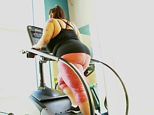 Sofia Rose's chunky curves shake as Rome Major rails her kitchen pussy