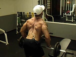 preparing fitness with athletic milf vibes 💪🔥