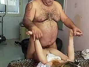 curvy novinha begs coroa creampie deep