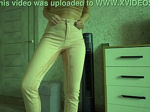 desperate amateur wets tight jeans in homemade clip