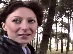 british milf paid to finger shaved pussy outdoors 😉💰