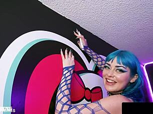 jewelz blu needs that creampie filling now!