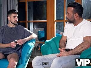 Olivia Zlota seductively shakes ass for horny guy