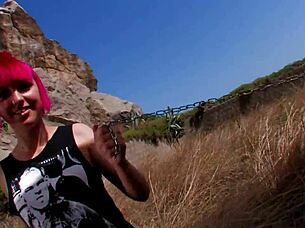 💥 Pink-haired babe rammed doggystyle by bodybuilder outdoors! 🔥🐮