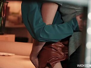 oh god i can't stop kissing zazie skymm's petite body