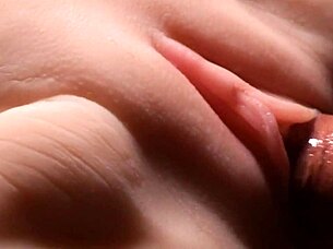 Smooth shaved pussy takes double toy penetration deep