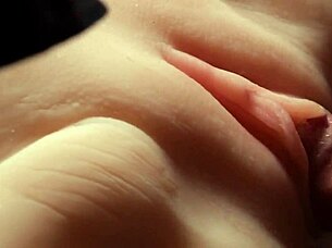 Smooth shaved pussy takes double toy penetration deep