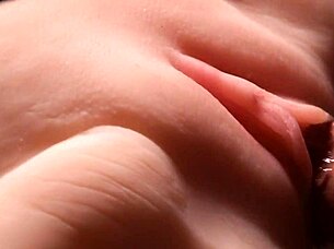 Smooth shaved pussy takes double toy penetration deep