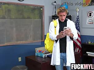 Mixing Hot Fluids With Chemistry Teacher Abi James!