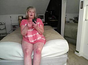 dawnskye1962 smokes teasing curvy retro ass in panties