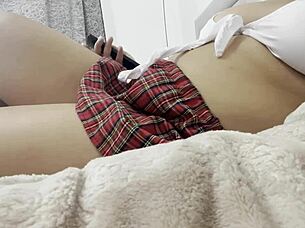 wet milf solo masturbates big tits pussy sans panties