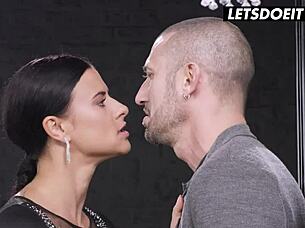 Billie Star pushes anal limits in super hot gaping addiction scene