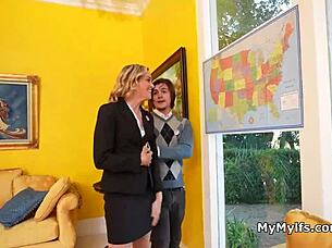 drilling THAT sexy milf campaign manager freeuse style