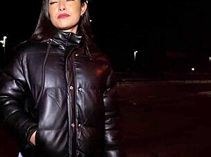 Public agent picks up big ass nuria millan for cheating outdoor blowjob