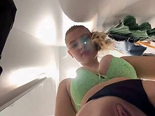 bbw teen masturbates wet in changing room