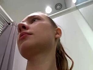 bbw teen masturbates wet in changing room