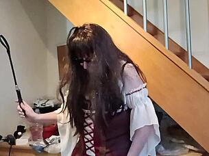 maîtresse kantalis dominates chained slave bdsm toilet humiliation