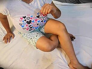 Hey big tits babe why you alone wanna play now