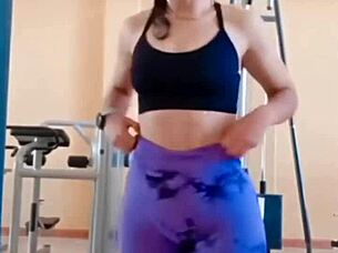 ROSMERY LARA'S HUGE FITNESS ASS SHAKES WILDLY!