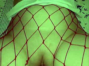 petite redhead pussy gobbles monster dildo pt1 🔥🍆